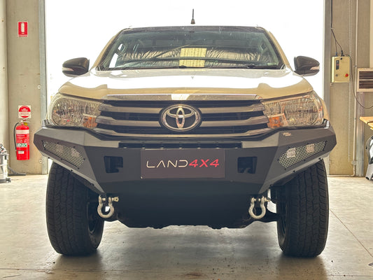 2015-2018 Toyota HiLux front winch bar ( On Clearance )