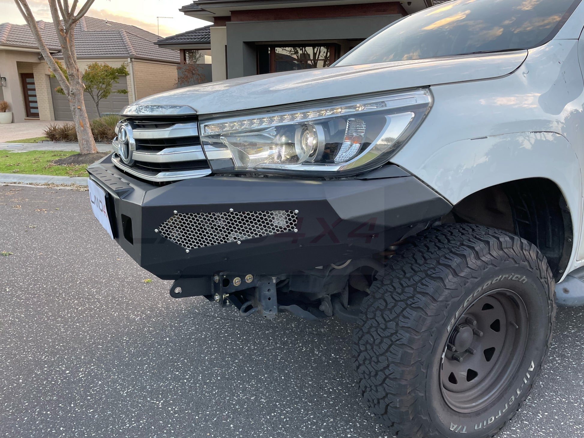 2015-2018 Toyota HiLux front winch bar - LAND4X4